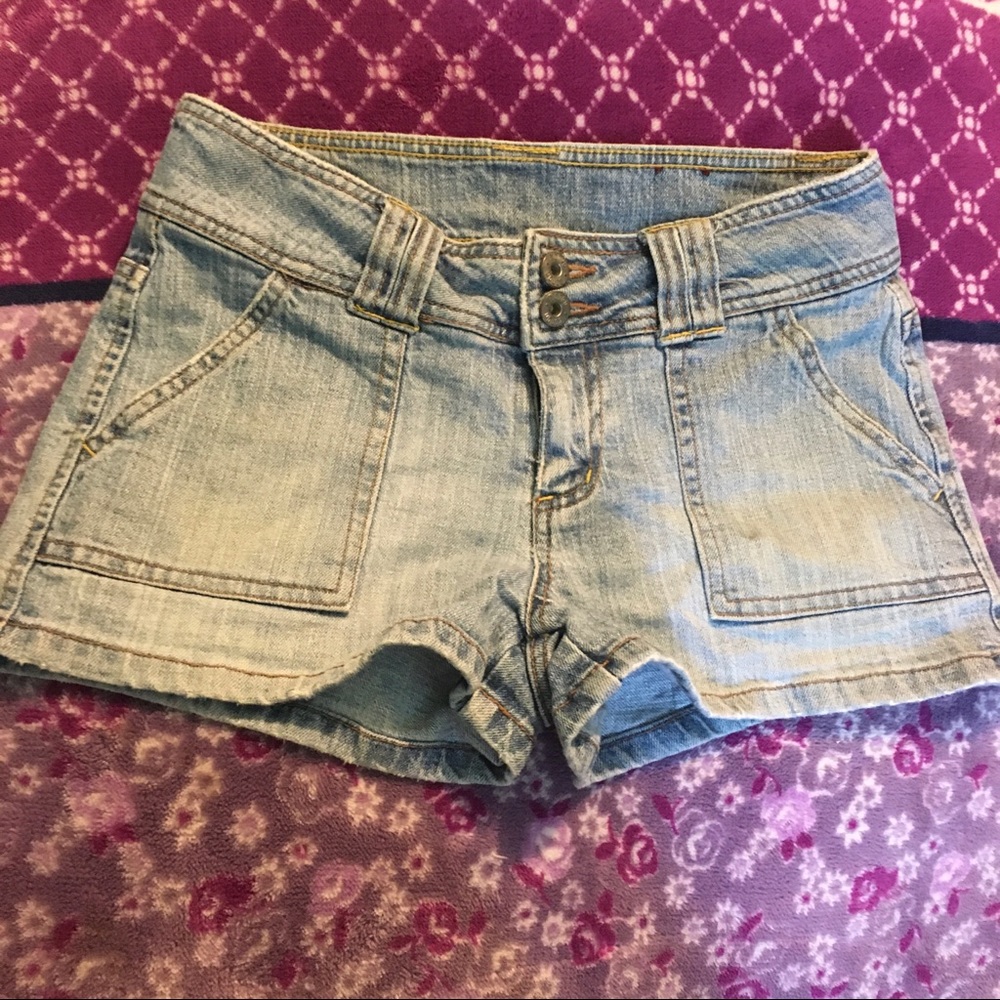 Light wash Bongo denim shorts